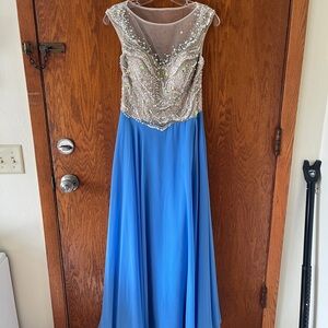 Elegant Blue Evening Gown